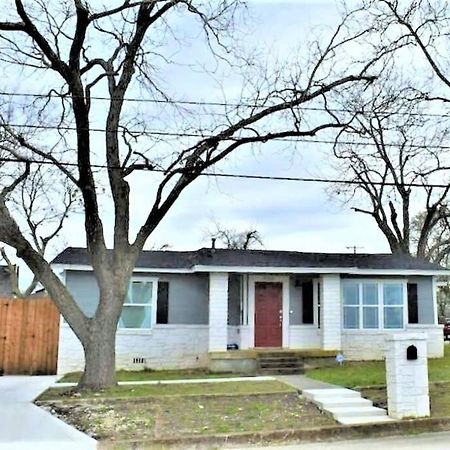 Cozy Haus Relaxing 'Home Base' Wifi Location Close To Town And Rivers, Schlitterbahn, Gruene New Braunfels Bagian luar foto