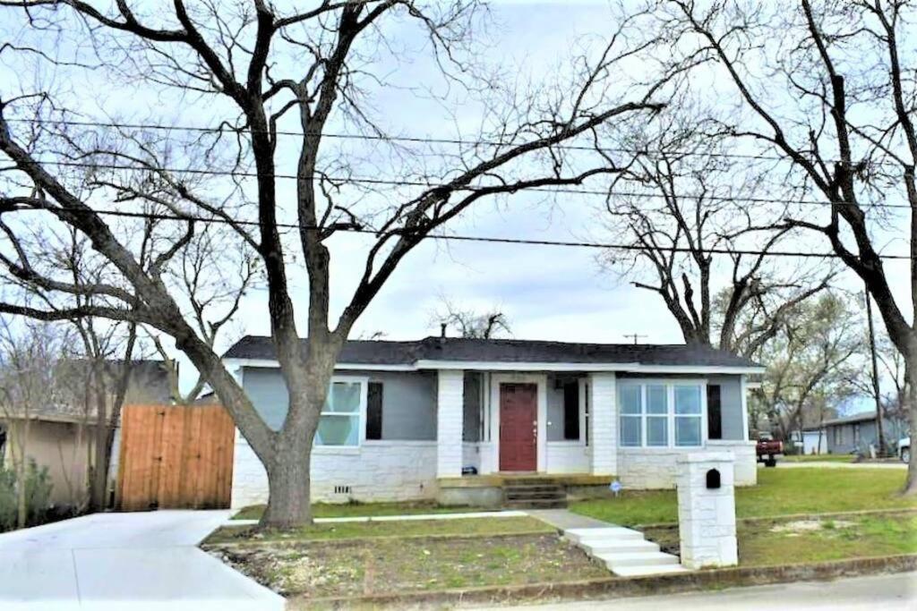 Cozy Haus Relaxing 'Home Base' Wifi Location Close To Town And Rivers, Schlitterbahn, Gruene New Braunfels Bagian luar foto